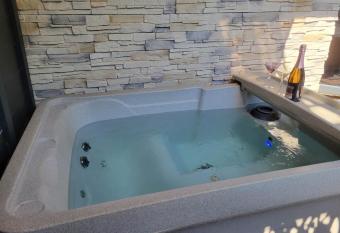 les marmottes allows 18 year olds to book a room