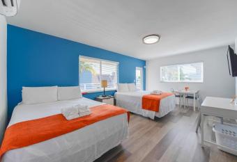 Cozy 1 Bedroom With Pool Steps From the Beach #41 has Balcony rooms