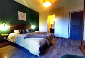 Chambre d h  tes casa di l apa allows 18 year olds to book a room