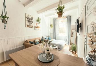 THE GA  A allows 18 year olds to book a room