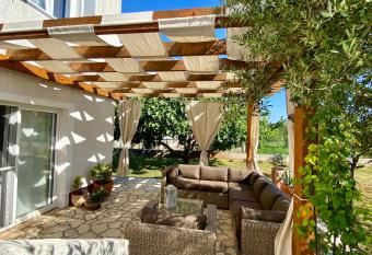 Beautiful island house Ugljan has Balcony rooms