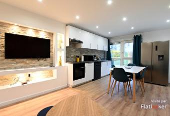 Magnifique appartement de 5 chambres has Balcony rooms