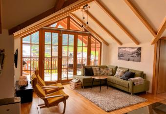 Kerstin 10 by SMR Luxury Apartments has Balcony rooms