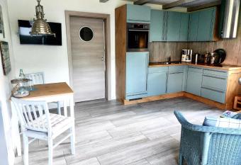 MeerZeit - maritime FeWo in Timmendorfer Strand allows 18 year olds to book a room