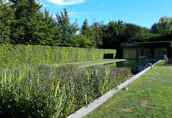 Domein Den Buiten Bed And Breakfast DnD allows 18 year olds to book a room