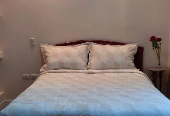 Villa del Rosario Hostal has Balcony rooms