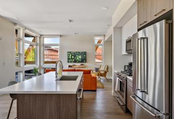 Rhythm of the Night Loft - MTN View - Espadin LoHi has Balcony rooms