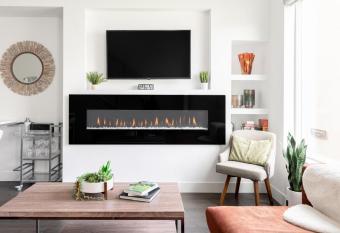 Colorful Modern - Roof Deck - City Park Haven has Balcony rooms