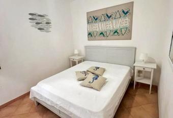 Appartamenti a Praia allows 18 year olds to book a room