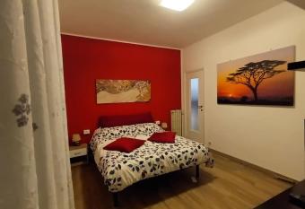 Terrazzo in centro allows 18 year olds to book a room