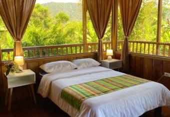 The Temple I, Mindo allows 18 year olds to book a room