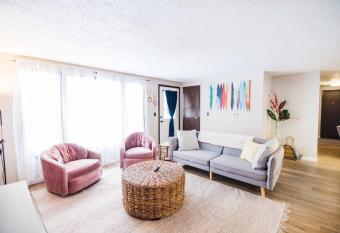 Cozy Cottage In The Pines has Balcony rooms