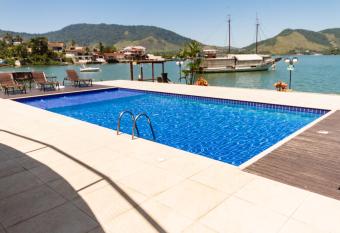 Sua casa fora de casa! has Balcony rooms