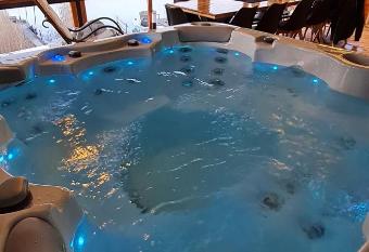 Vila Vetus Danuvius allows 18 year olds to book a room