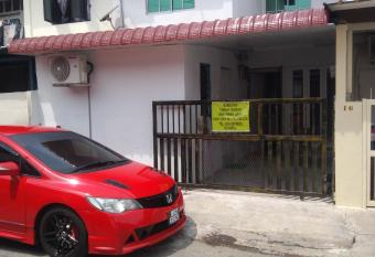 khairul homestay taman tengiri seberang jaya has Balcony rooms