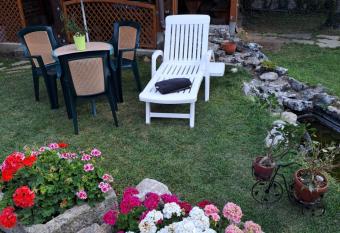                          -     has Smoking rooms