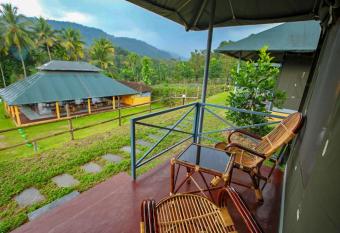 Birds Murmur Camp, Thattekkad has Balcony rooms