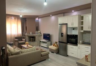 Pogradeci Guest house has Balcony rooms