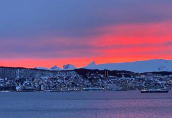 Polar Arctic View - Free Parking! allows 18 year olds to book a room