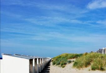 Cr  mebol has Balcony rooms