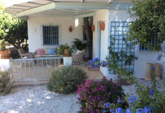 Molino Cottage has Balcony rooms