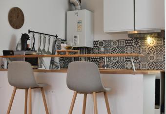             126 Moderne Spacieux Lumineux has Balcony rooms