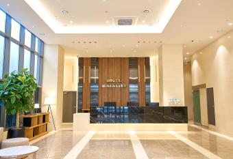 Busan City Hotel allows 18 year olds to book a room