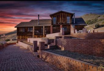 Breathtaking Cabin in Kern River Valley allows 18 year olds to book a room