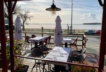 LE MOUTCHICO has Balcony rooms