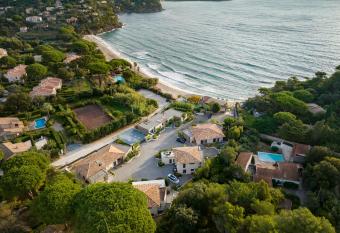 Akwabay - Les Villas du Cap allows 18 year olds to book a room