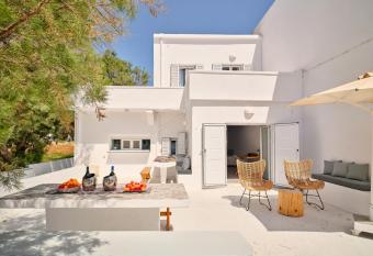 Psathi Beach House allows 18 year olds to book a room