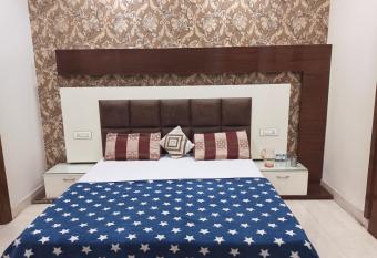 Seth Residency near Golden Temple has Balcony rooms