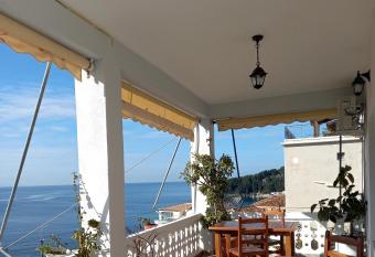 WHITE STUDIOS has Balcony rooms