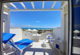 Obl   sul Mare - Villa nel cuore del Salento has Balcony rooms
