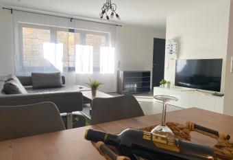 FeWo Souterrain TT-Bodensee allows 18 year olds to book a room