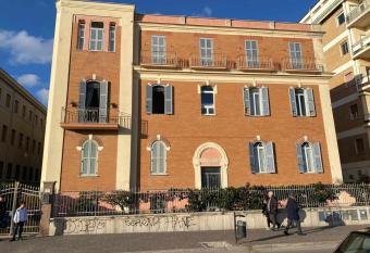 Alloggio in palazzina stile Liberty Fronte Mare allows 18 year olds to book a room