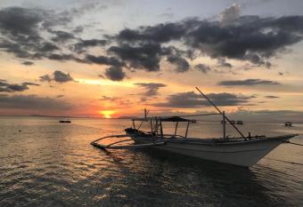 Manzil Anilao B&B has Balcony rooms