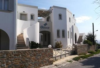 Thealos has Balcony rooms