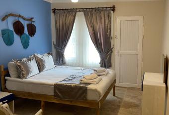 DEDE CAVE KONAk has Balcony rooms