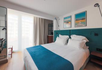 Victoria Boutique Hotel allows 18 year olds to book a room