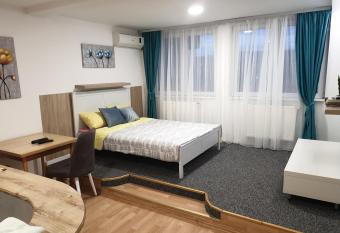 City center apartment 2 allows 18 year olds to book a room