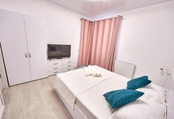 AnaApartaments has Balcony rooms