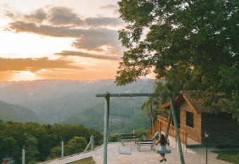 Vov   Em  lio Chal  s has Balcony rooms