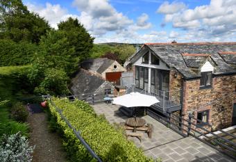 Tranquil Cornish retreat close to Port Isaac beaches and moor has Balcony rooms