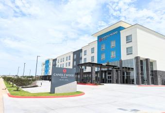 Candlewood Suites - Tulsa Hills - Jenks, an IHG Hotel allows 18 year olds to book a room