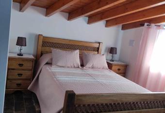 DieAna II Alojamento Redondo allows 18 year olds to book a room