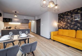 Apartamenty Sun & Snow Resorts H Bia  ka Tatrza  ska z saun   has Balcony rooms