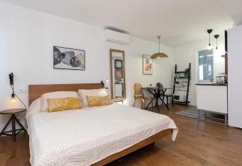 Stylish Studio Apartment by Irundo allows 18 year olds to book a room