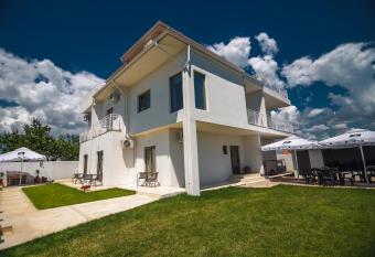 Casa AdiMan has Balcony rooms