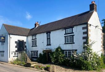 The Bear Inn has Balcony rooms